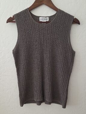 VTG Rena Rowan Dusty Green Knit Sleveless Crew Sweater